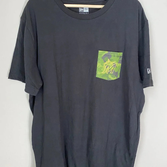 NWT Mens New Era MLB Miami Marlins Camo Pocket Black T-Shirt w Gold Logo Size XL - Picture 4 of 16
